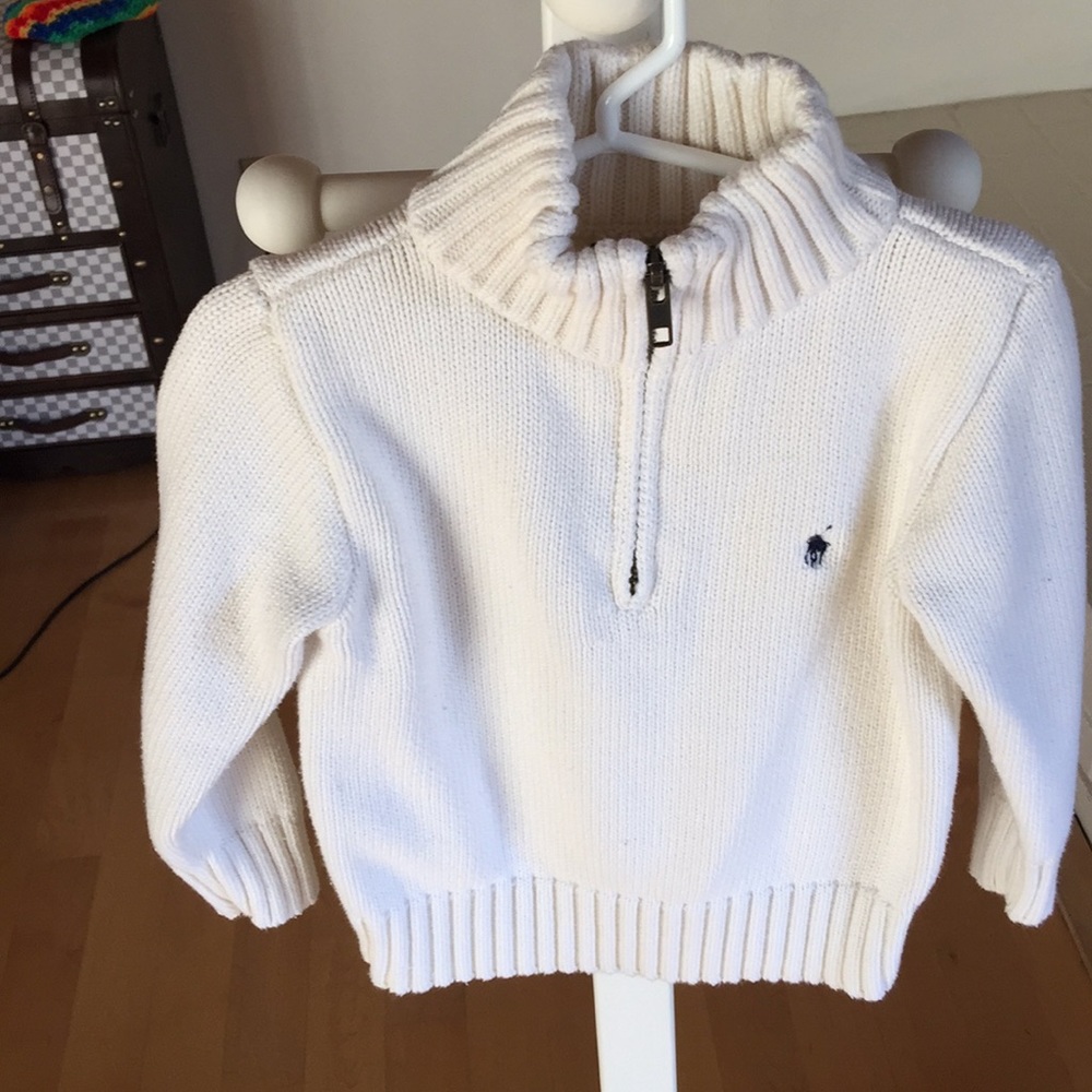 Polo front 1/2 zip front. Size 4T but fits small